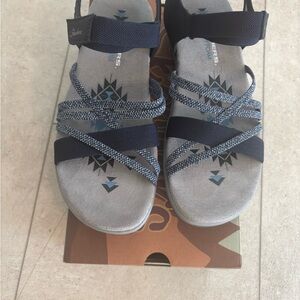 Skechers Navy and Gray Sandals